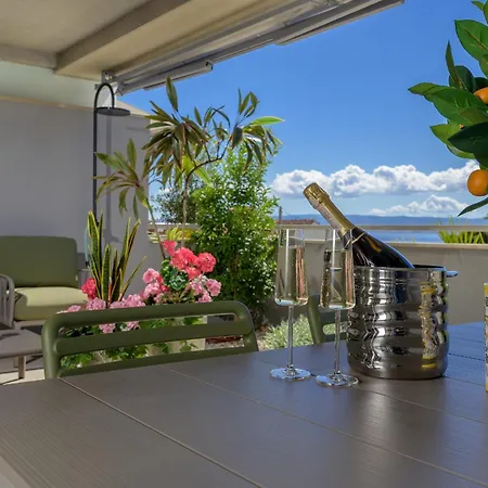 Oasis By The Sea Daire
